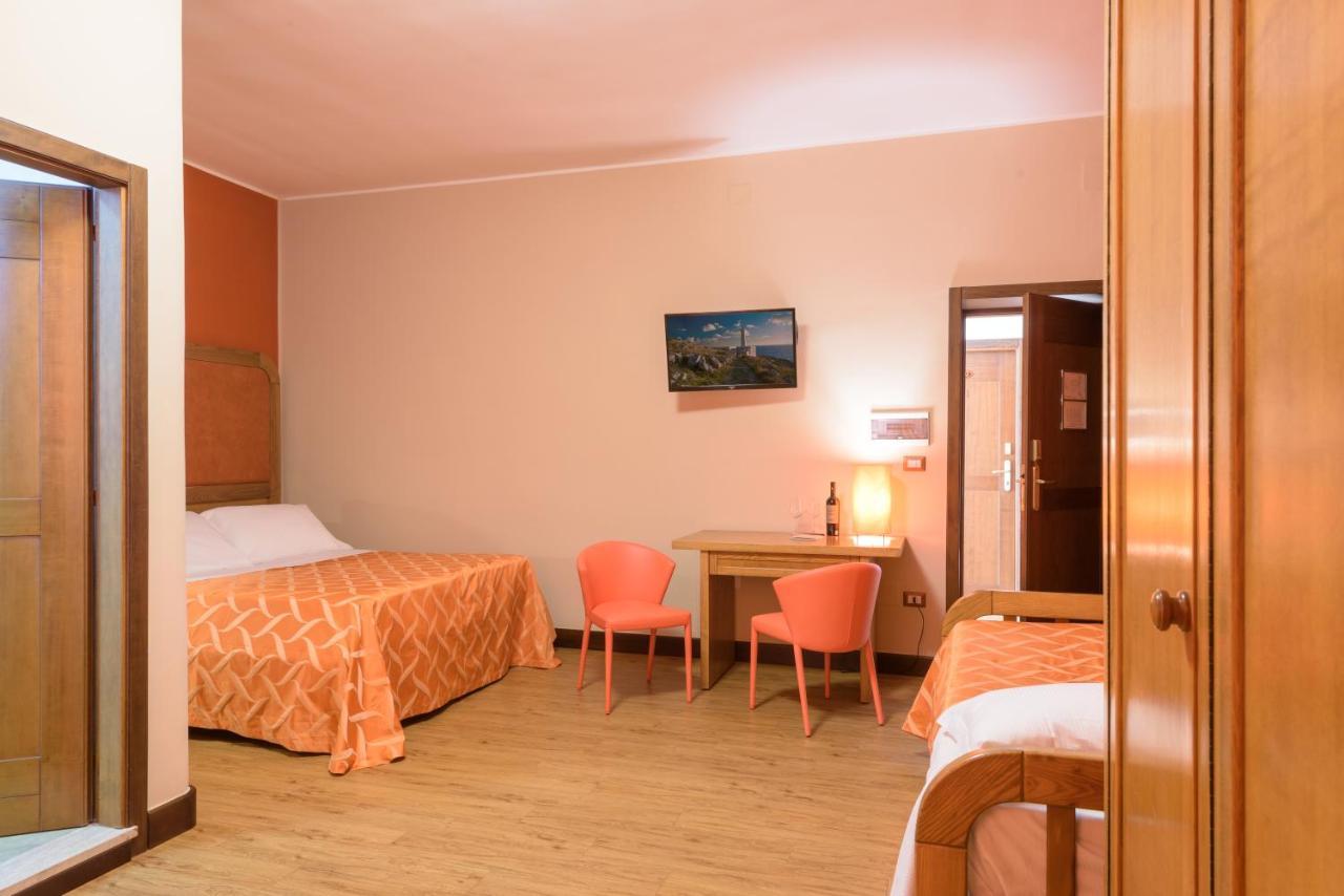 Leone De Castris Wine Hotel Salice Salentino Exterior photo