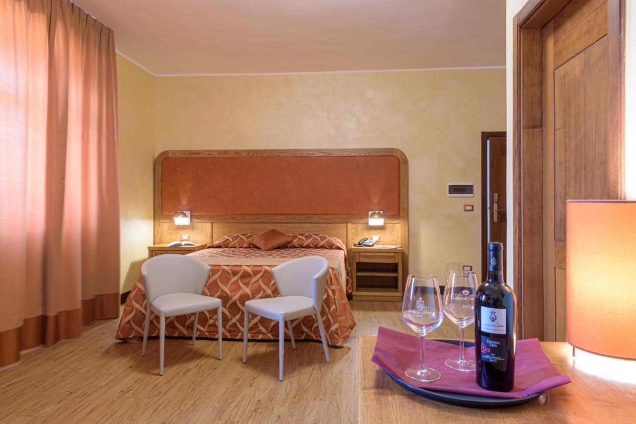 Leone De Castris Wine Hotel Salice Salentino Exterior photo