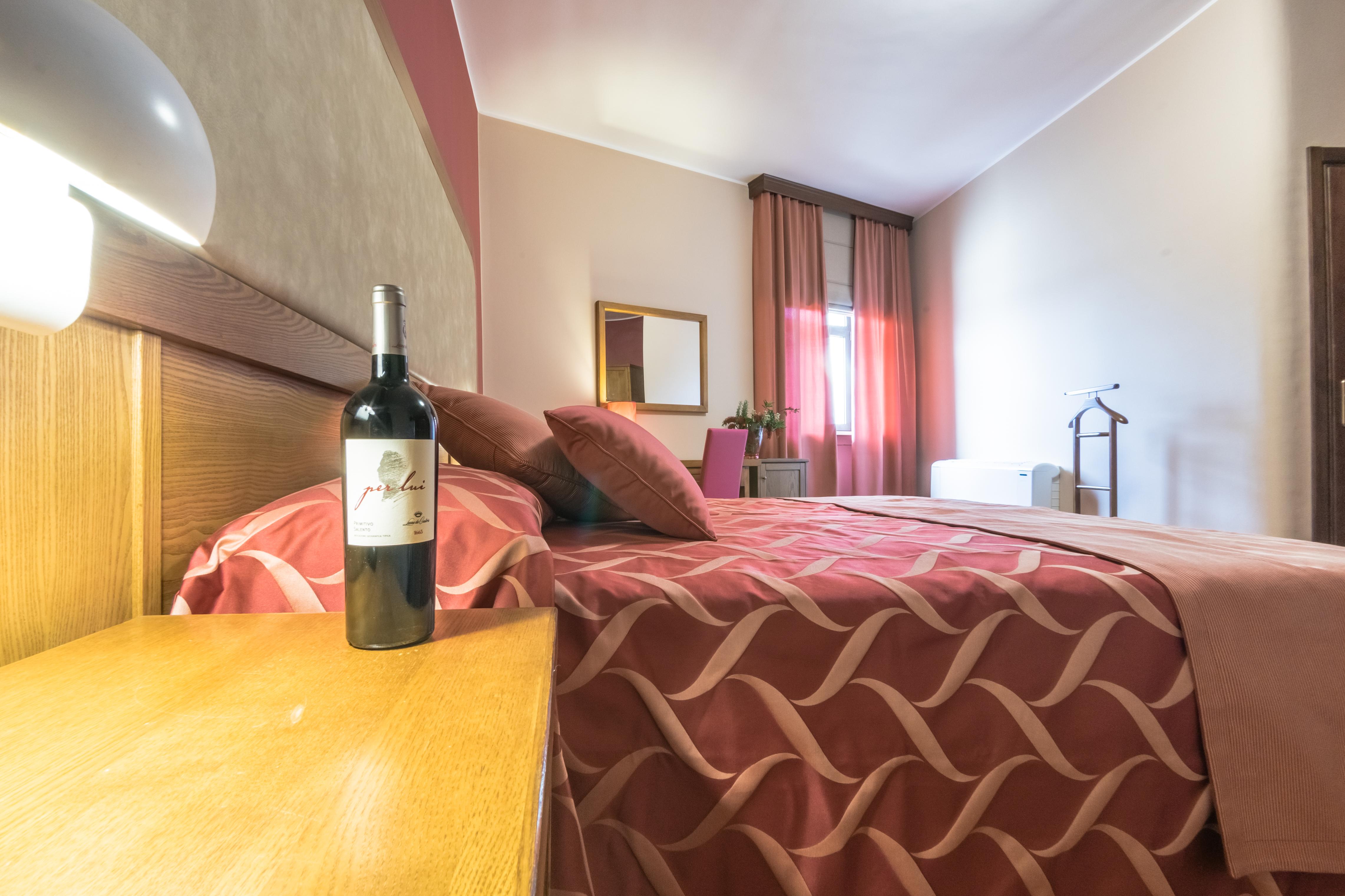 Leone De Castris Wine Hotel Salice Salentino Exterior photo