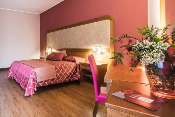 Leone De Castris Wine Hotel Salice Salentino Exterior photo